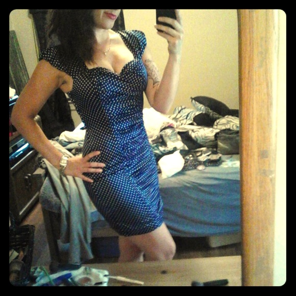 Guess Dresses & Skirts - Super Sexy Retro Pinup Dress❣